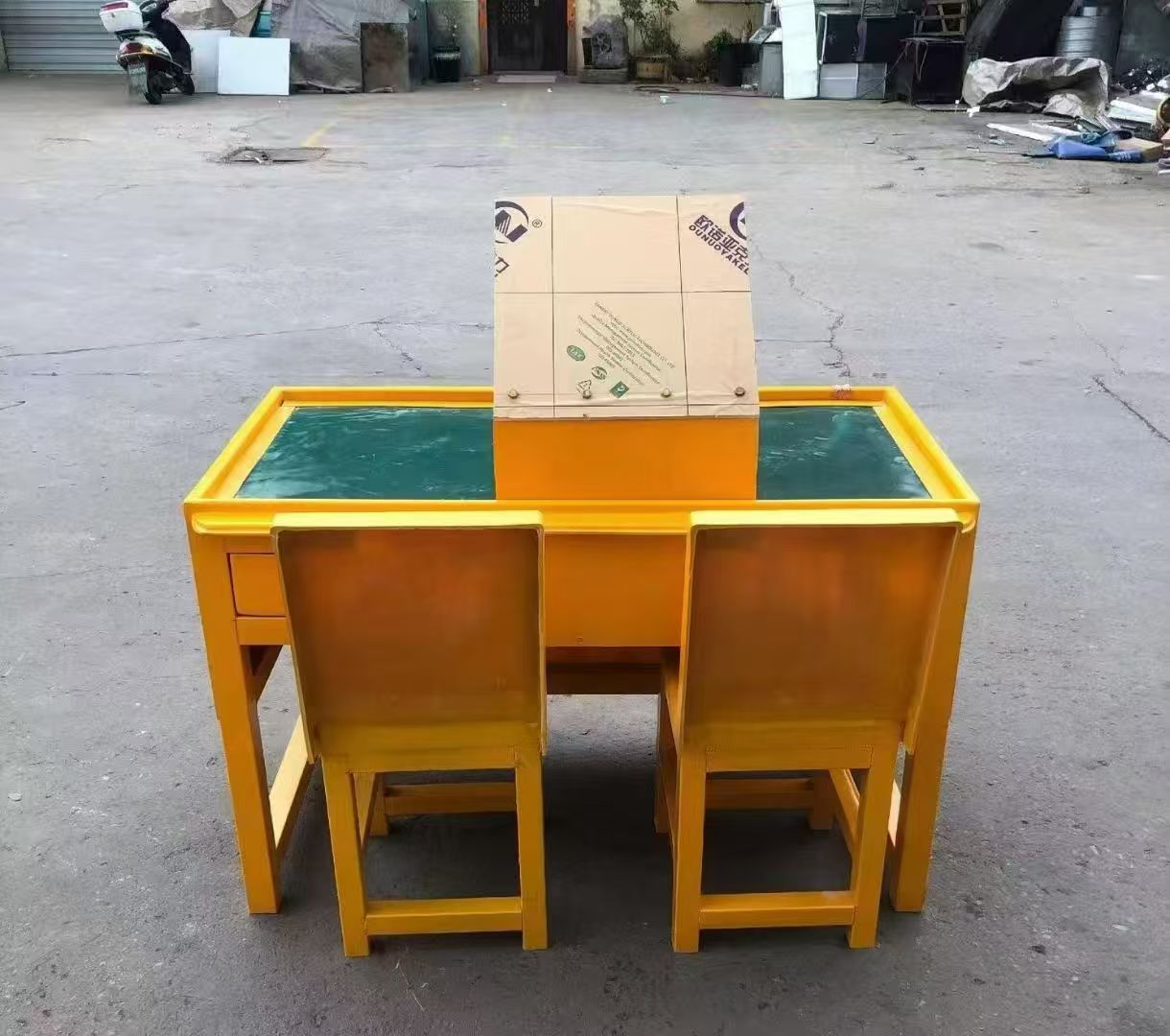 九合垸原种场防静电导通桌井下煤矿火工品发放桌：危险品流转的安全守护者